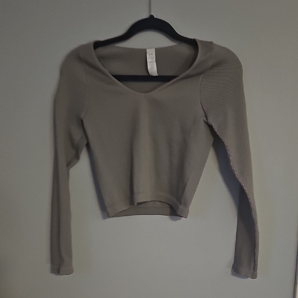 Elegant Gray Long Sleeve Top